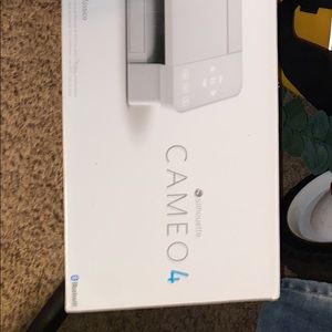 I’m selling a white cameo 4 it’s just like a cricket express just and off brand